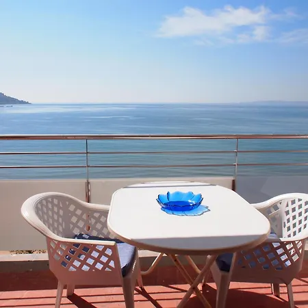 Miramar 37a Lejlighed Roses